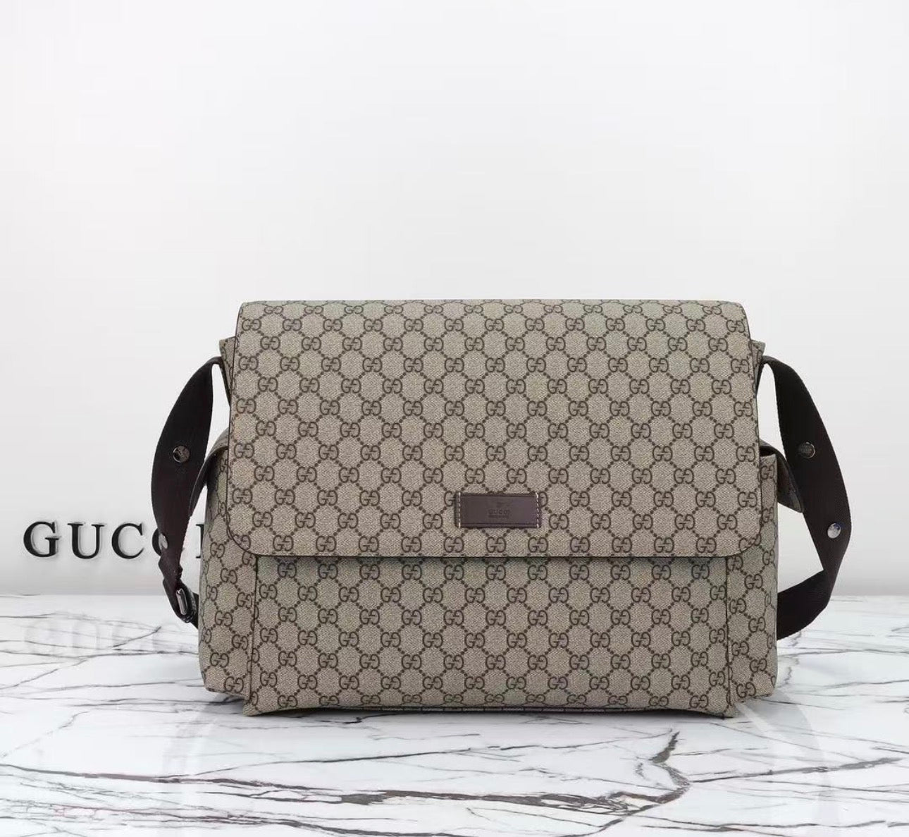 Men’s Gucci travel bag